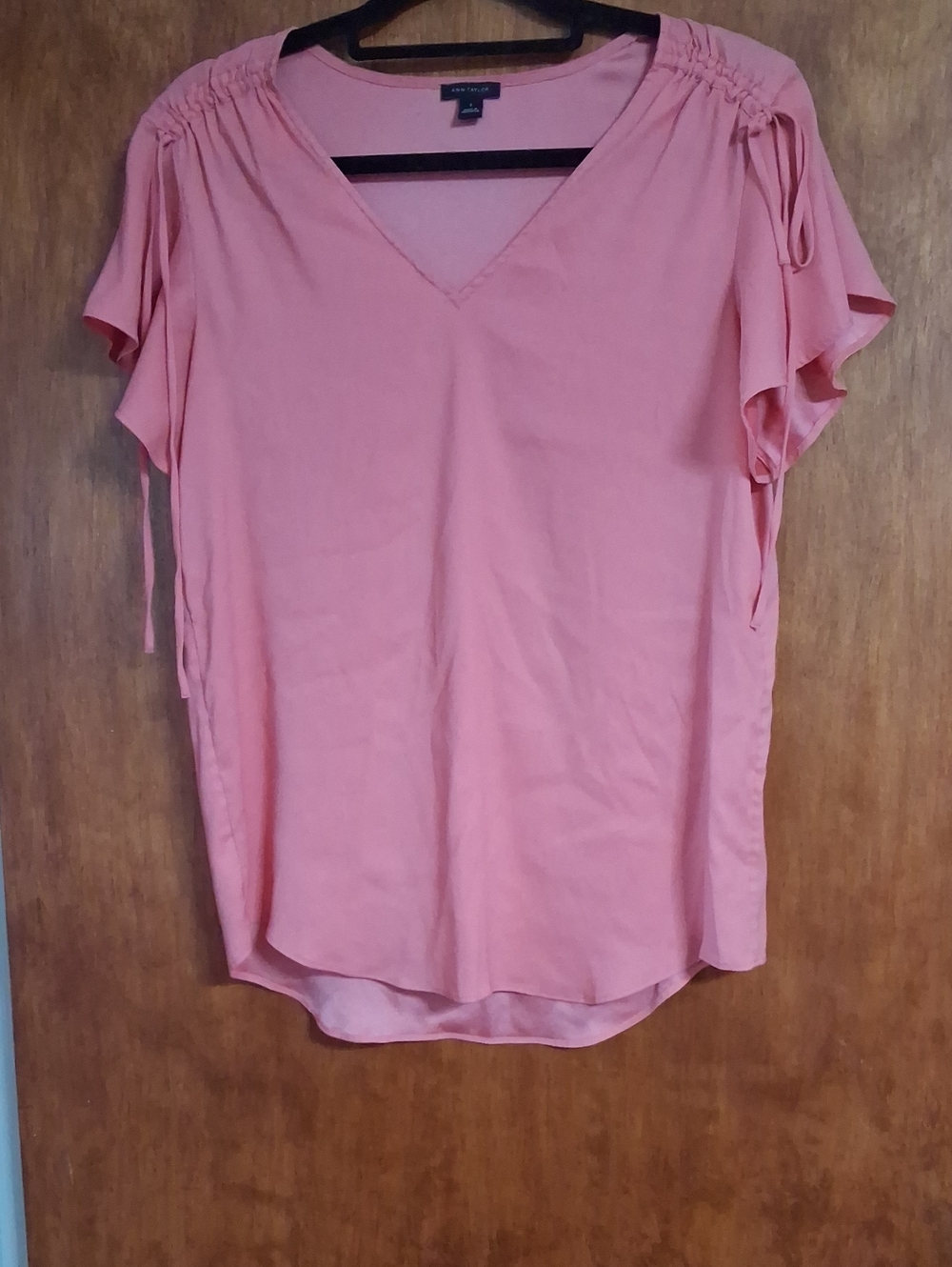 Ann Taylor Coral Pink V-Neck Short Flutter Sleeve Blouse